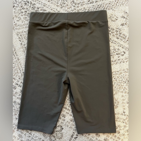 Zara Biking/Workout Shorts - Picture 6 of 6